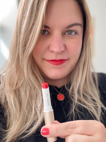 Bold & Bright ColorLuxe Lipstick Tryon