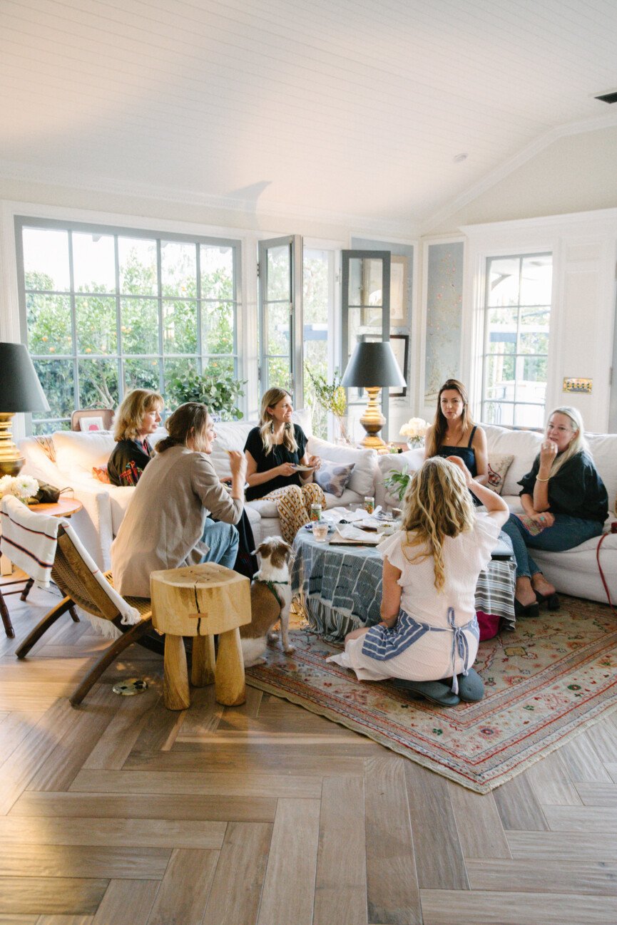 10 Small Space Hosting Tips for a Cozy, Stress-Free Dinner Party